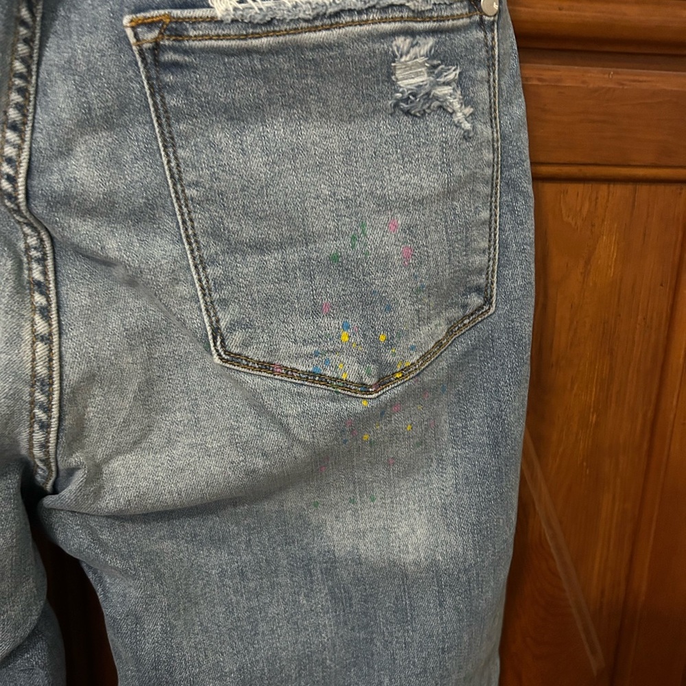 Judy Blue Boyfriend Fit distressed with paint splatter Denim - Picture 8 of 8